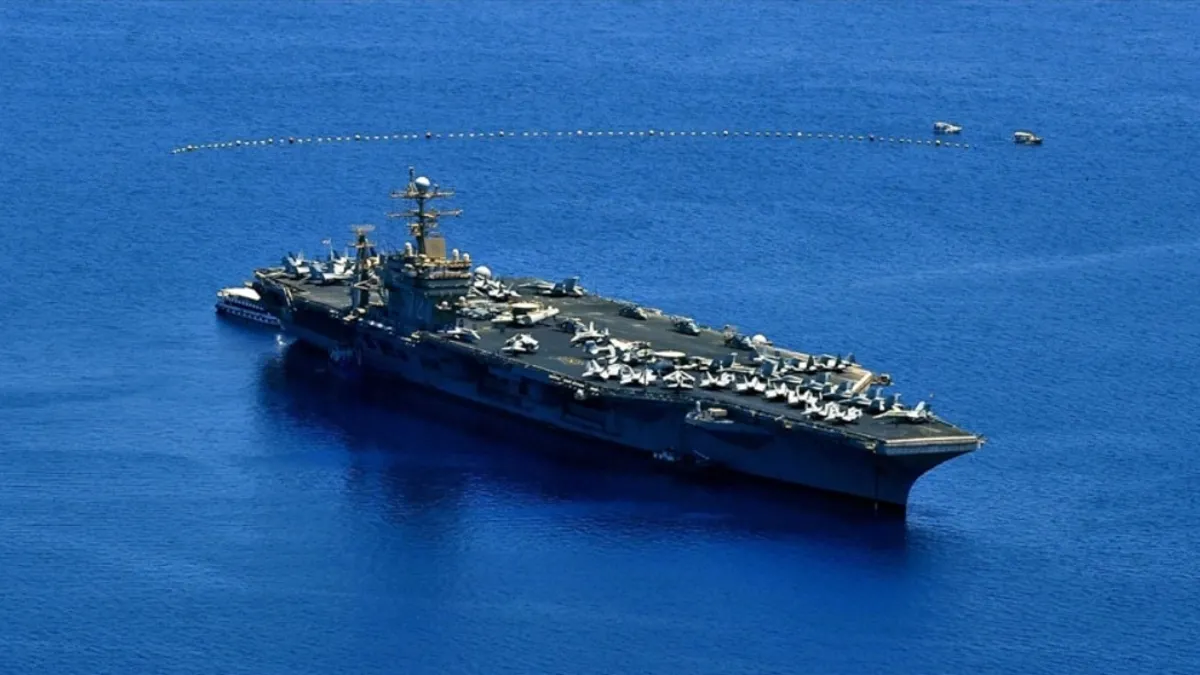 ABD uçak gemisi USS George H.W. Bush’un bölgeye Afrika etrafından dolaşarak gittiği iddia edildi ABD uçak gemisi USS George H.W. Bush’un bölgeye Afrika etrafından dolaşarak gittiği iddia edildi