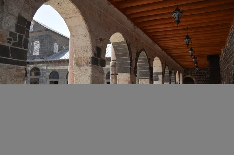 Diyarbakır’da Ulu Cami’de restorasyon çalışmaları