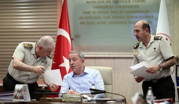 Hulisi Akar'dan Barış Pınarı Harekatı ile ilgili kritik toplantı