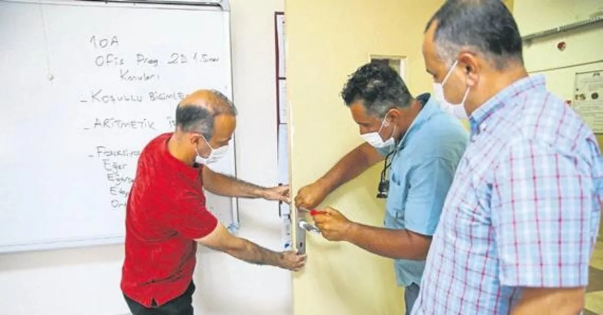 kendini dezenfekte eden akilli kapi