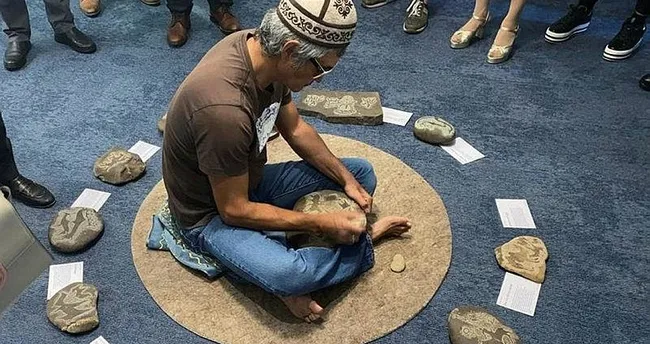 Tarihi Türk tamgaları Hollanda'da tanıtıldı