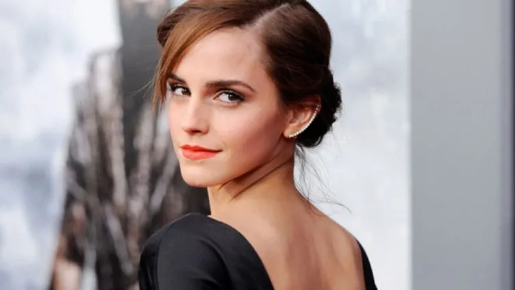 Emma Watson saçlarını kestirdi