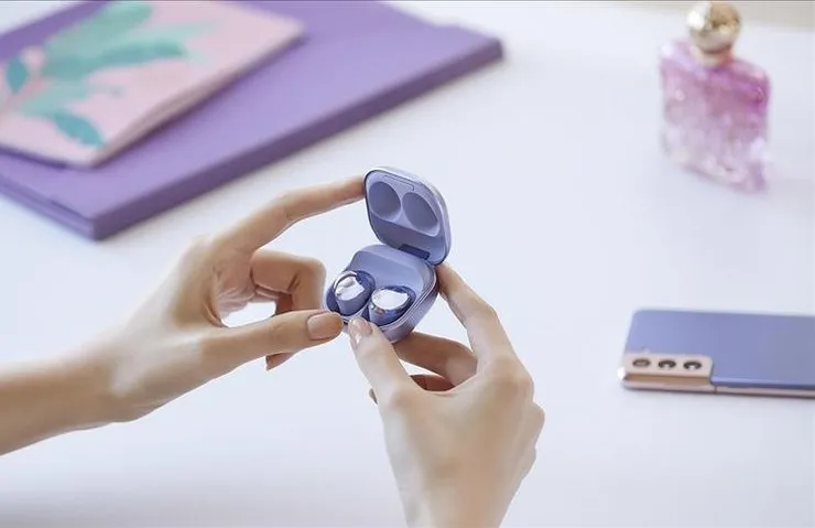 SAMSUNG, S21'LE BİRLİKTE GALAXY BUDS PRO'YU DA TANITTI