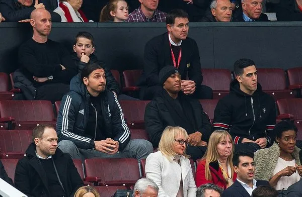 Manchester United, Zlatan Ibrahimovic'in sözleşmesini fesh etti!