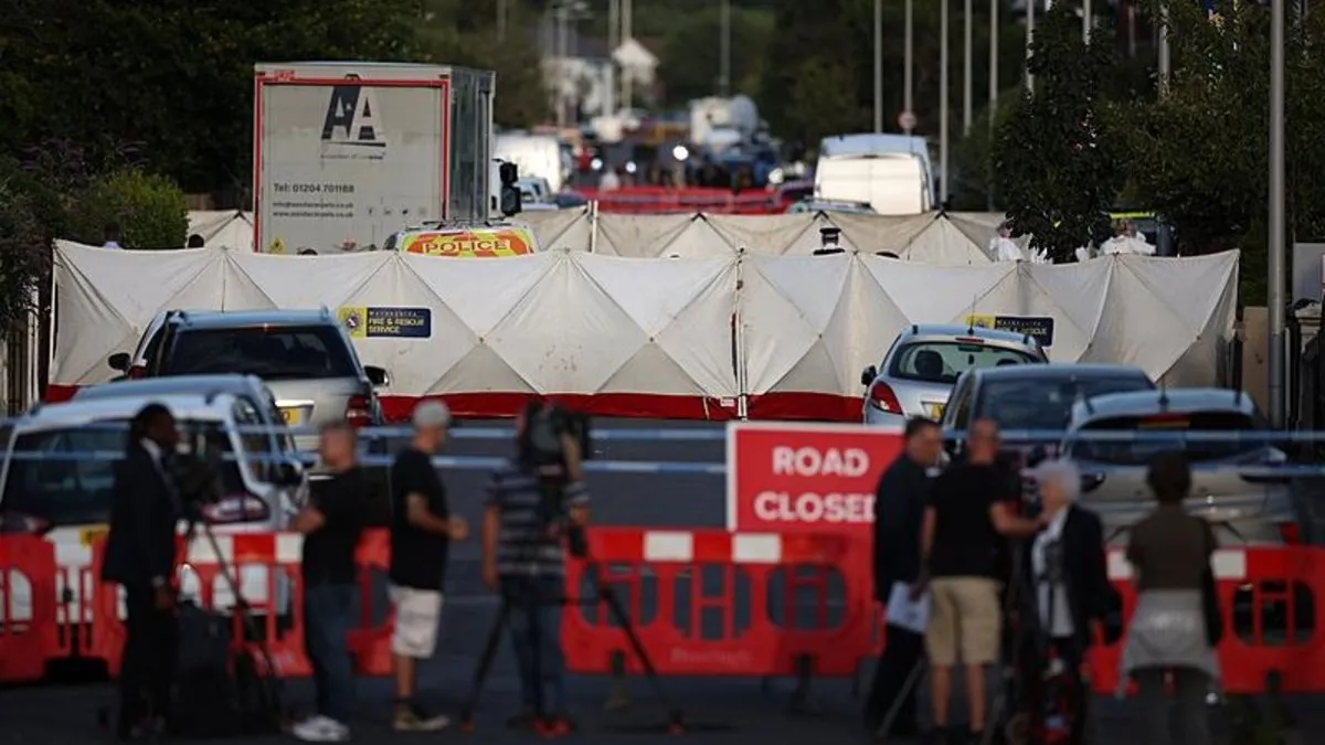 Dans okuluna bıçaklı saldırıda 2 çocuk öldü Dans okuluna bıçaklı saldırıda 2 çocuk öldü