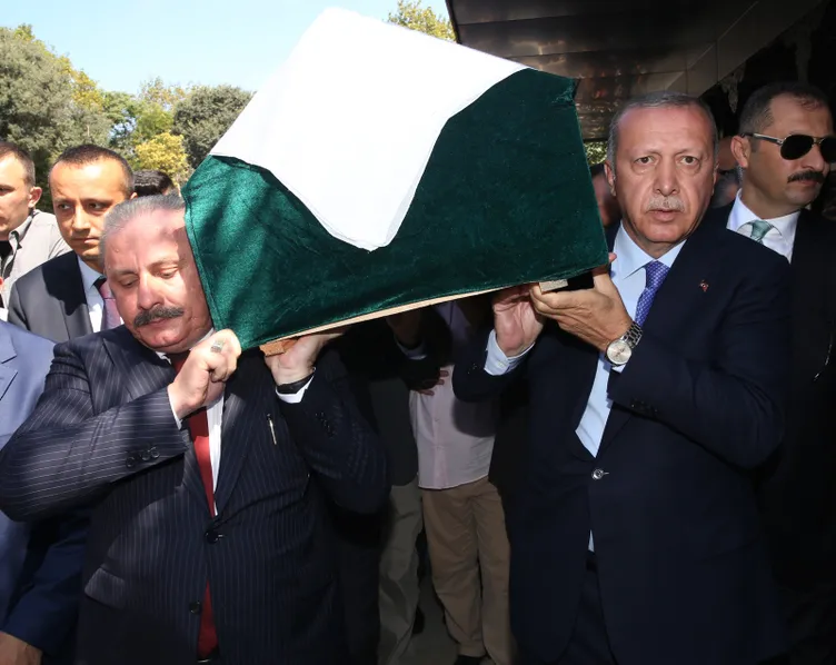 Şule Yüksel Şenler son yolculuğuna uğurlandı