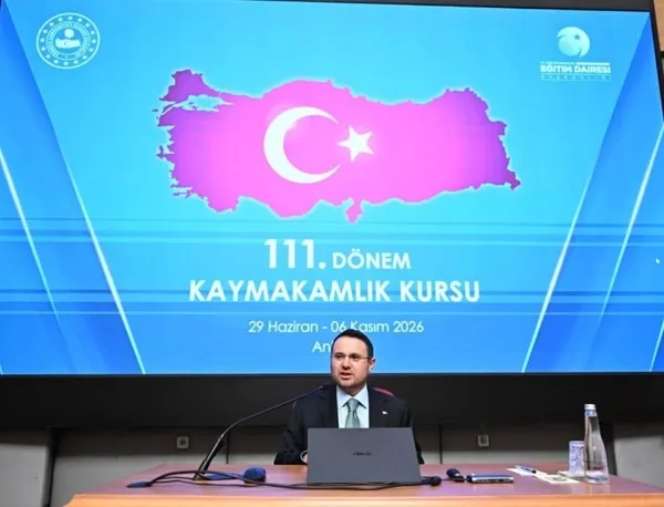 bakan-gurlekten-kaymakam-adaylarina-kritik-mesaj-o-muhurle-attiginiz-imza-sizin-degil-devletindir-1786459138722.jpg