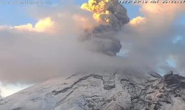 Meksika’dakiPopocatepetl Yanardağı’nda 24 saatte 12 patlama