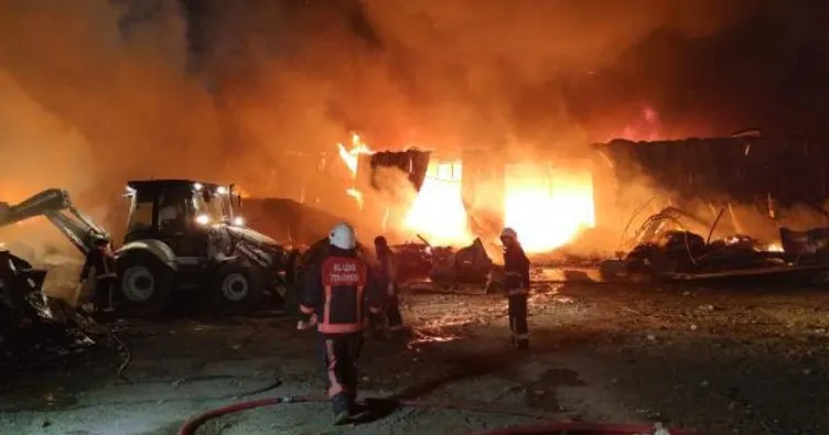 Elazığ’da geri dönüşüm tesisinde yangın