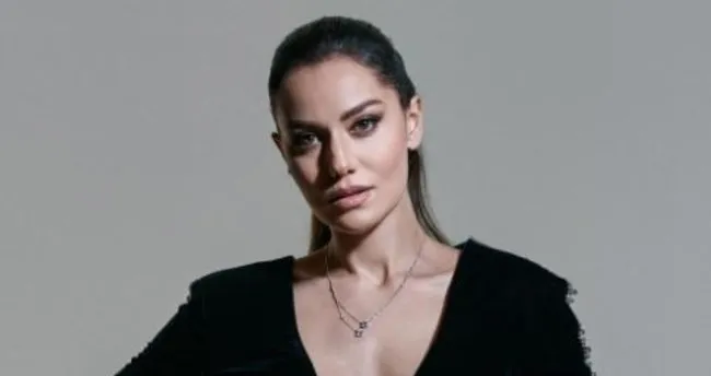 fahriye evcen in dekolteli pozlarini burak ozcivit kiskandi mi oglu karan ile goruntulenen unlu oyuncu fahriye evcen den samimi aciklamal son dakika magazin haberleri