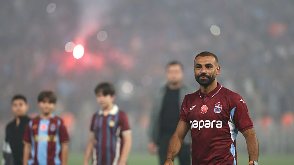 Muhammed Salah, Trabzospor taraftarıyla buluştu! videosunu izle Muhammed Salah, Trabzospor taraftarıyla buluştu! videosunu izle