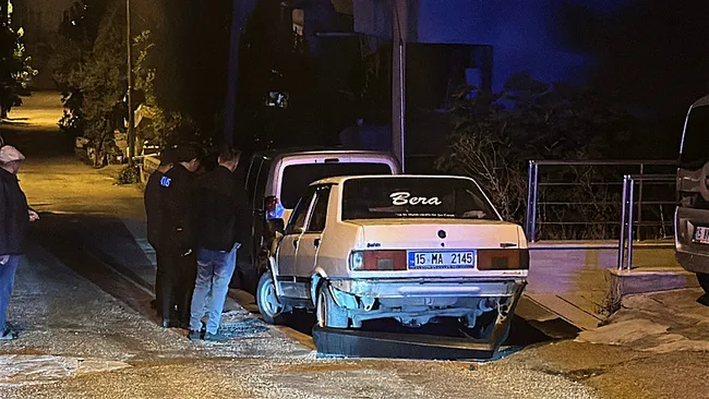 alkollu-surucu-2-araca-carpip-yaya-olarak-kacti-1790794382700.jpeg
