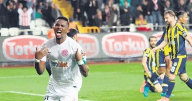 Eto’o bavulları elinde bekliyor