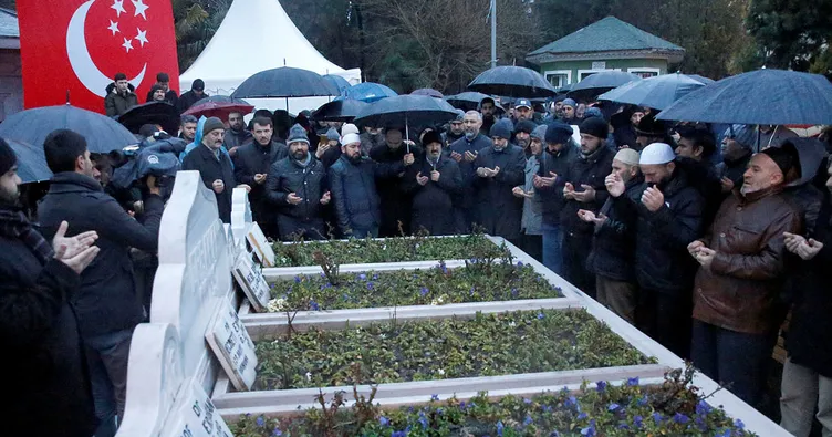 Eski Başbakan Erbakan anıldı