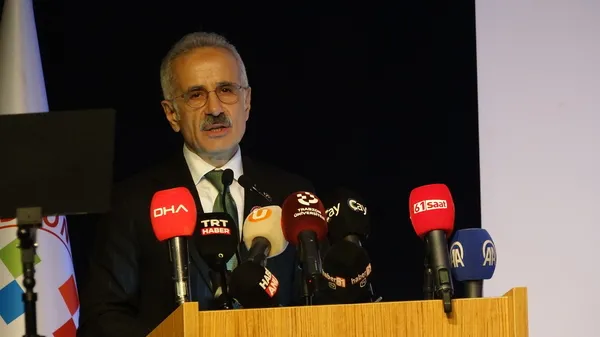 bakan-uraloglu-tarih-verdi-trabzon-havalimaninin-temeli-atilacak-1779272070863.jpg