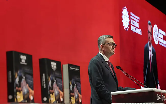 iletisim-baskani-duran-gazze-panelinde-konustu-dijital-guvenligimizi-korumak-zorundayiz-1765291207269.jpg (800×503)