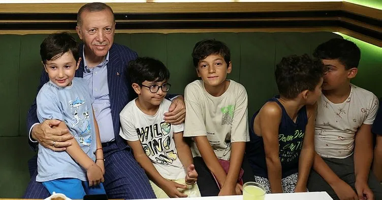 Başkan Erdoğan pastanede vatandaşlarla sohbet etti