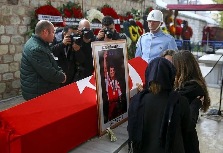 Efsaneye son veda... Naim Süleymanoğlu...