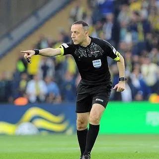 Fenerbahçe'ye Cüneyt Çakır 'VAR'