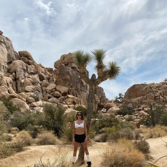 Bir dönem podyumların tozunu attırıyordu! 40 yaşındaki eski manken Lara Surol uzun zaman sonra ortaya çıktı!