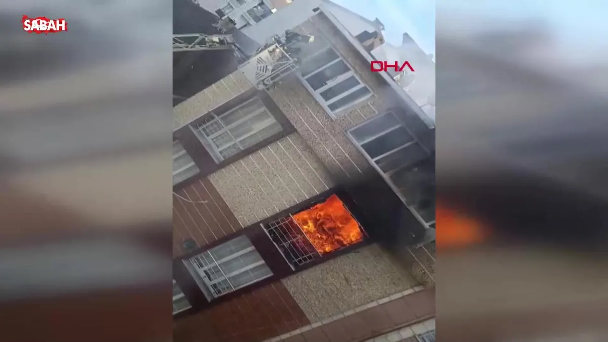 Esenyurt'ta yangın paniği! Mahsur kalan kişiler böyle kurtarıldı | Video