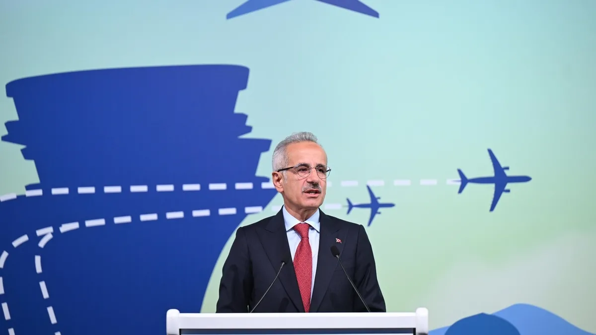 Bakan Uraloğlu açıkladı: Havalimanında kaybolma dönemi bitiyor! Uçuş rehberim ile kapıya kadar rota