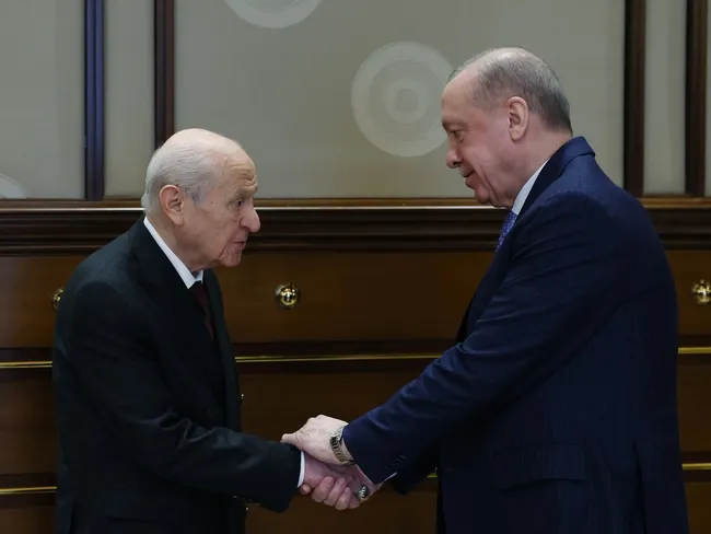 ankarada-kritik-zirve-baskan-erdogan-bahceli-gorusmesi-basladi-1769002987906.jpg Ankara'da kritik zirve: Başkan Erdoğan- Bahçeli görüşmesi sona erdi