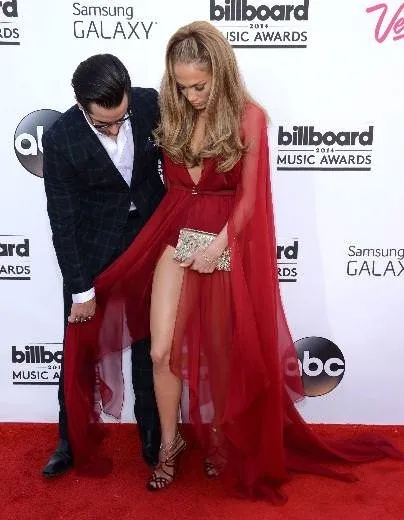 Jennifer Lopez aldatan sevgilisini affetti