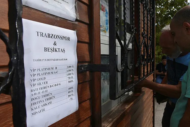 besiktas-taraftarlari-trabzonspor-macina-alinmayacak-1694511995602.jpg