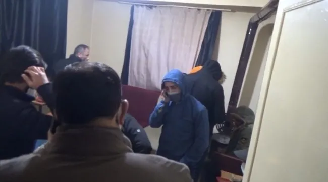 Isparta’da kumar oynanan işyerleri ve belgesiz alkol sunumu yapan derneğe baskın