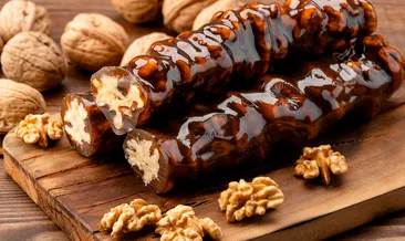 Püf noktası şırasında saklı! Evde cevizli sucuk yapmanın en kolay yolu: Asla çatlamayan tarif...