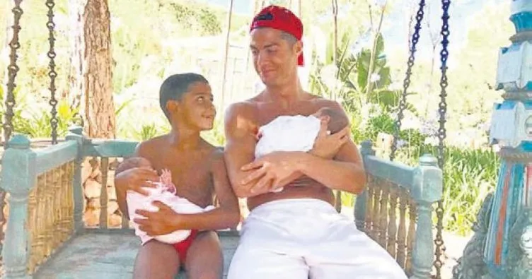 Ronaldo dördüncü çocuğunu bekliyor!