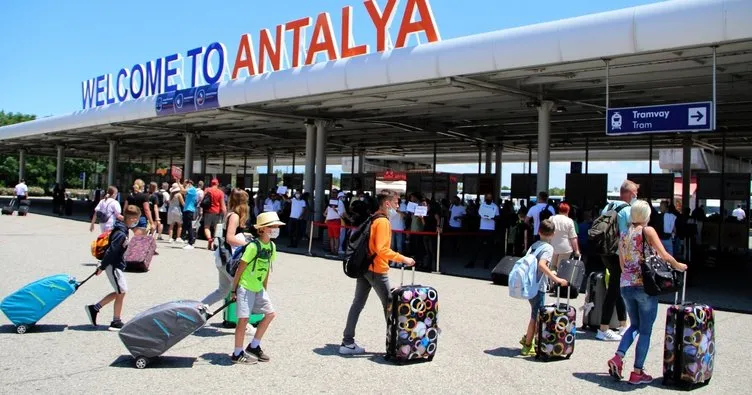 Antalya rekora doymuyor! Turist sayısı pandemi öncesine döndü
