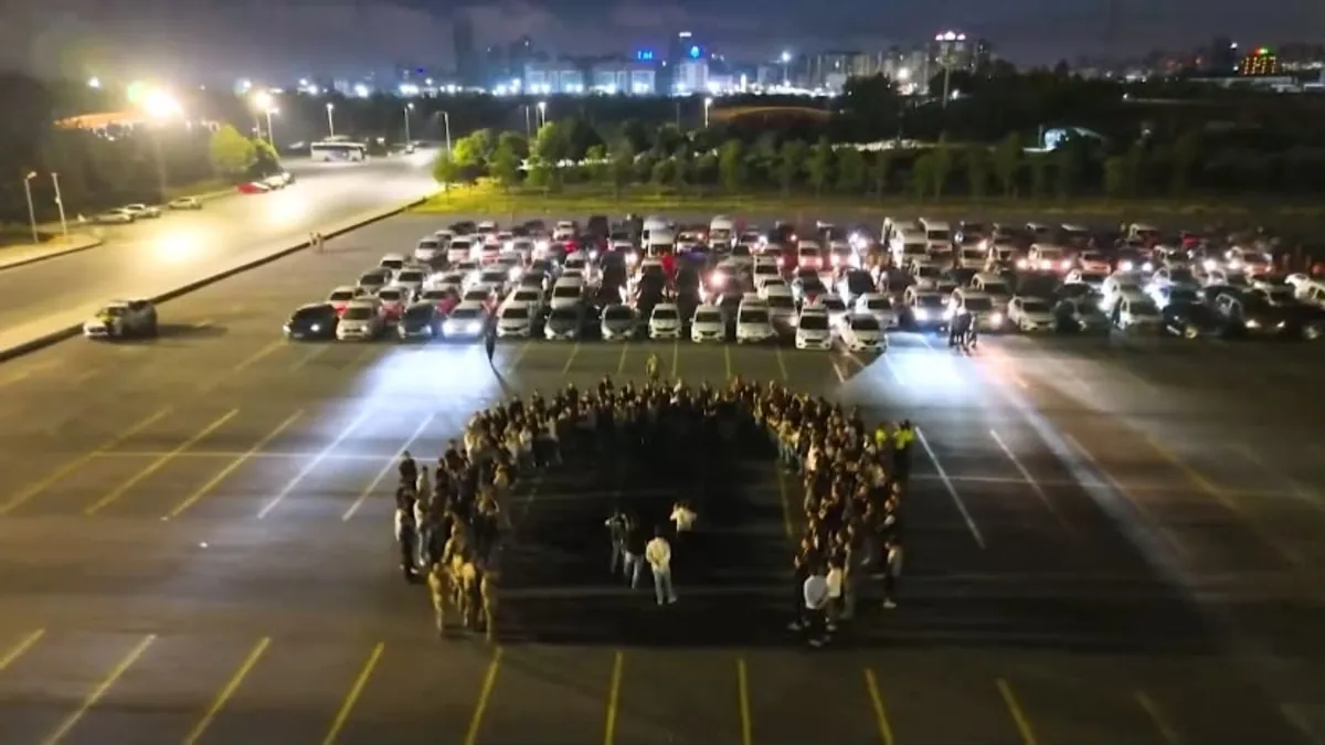 İstanbul'da uyuşturucu satıcılarına yönelik düzenlenen operasyonda polis ekipleri