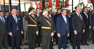 Şanlıurfa’da Cumhuriyet Bayramı çelenk sunma töreni yapıldı #sanliurfa