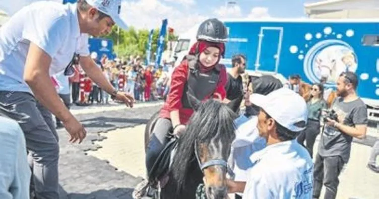 TJK’dan çocuklar için pony etkinliği