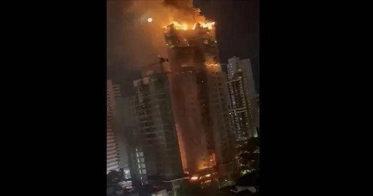 Brezilya’da gökdelende yangın