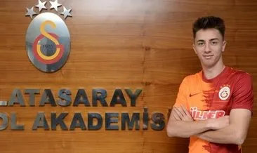 Galatasaray, Özgür Baran Aksaka ile profesyonel sözleşme imzaladı