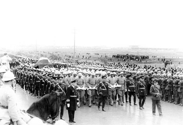 Ankara Üniversitesi Atatürk'ün cenazesine ait 36 fotoğrafı ilk kez gün yüzüne çıkardı!