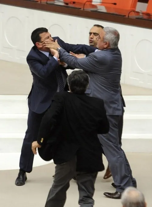 Dünyanın dört bir yanından olaylar