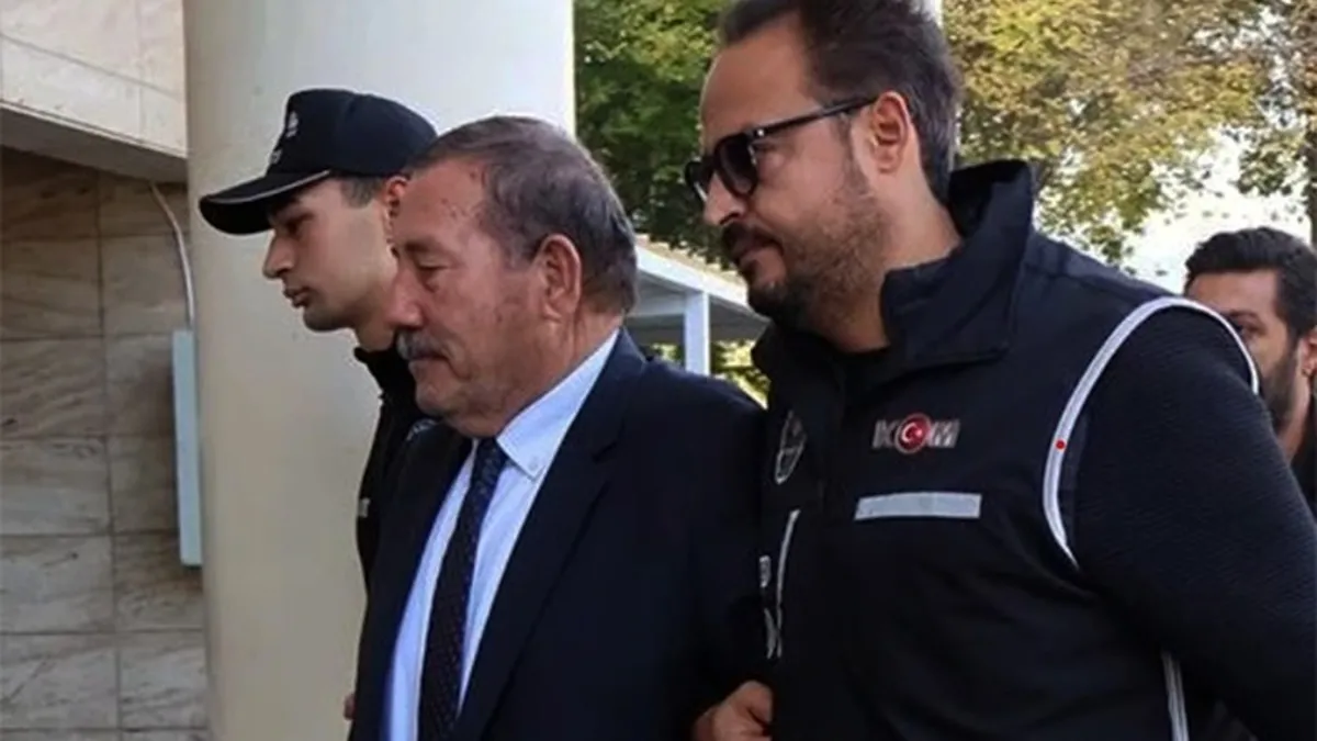Milas’ta başkan ve oğlu da tutuklandı