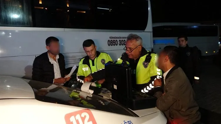 Yolcu otobüsü üst üste kaza tehlikesi atlattı: Şaşırtan gerçek polis kontrolünde ortaya çıktı
