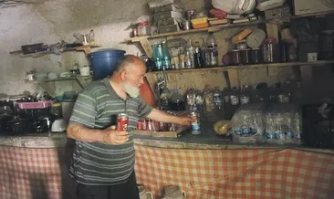 9 metrekarelik mağarayı yuva yaptı