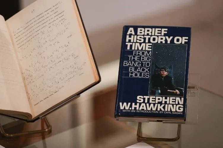 Stephen Hawking’in eşyalarına servet ödendi