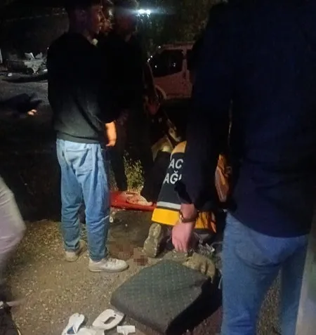 vanda-yolcu-minibusu-devrildi-9-yarali-1789501233712.jpg