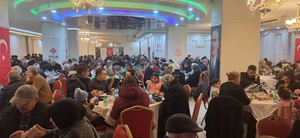 vakif-sofrasi-her-gun-600-kisi-ayni-iftarda-bulusuyor-1771692000563.jpg