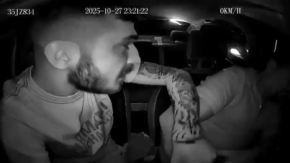 İzmir’de taksi şoförü aracında darp edildi: 1 kişi tutuklandı! İzmir’de taksi şoförü aracında darp edildi: 1 kişi tutuklandı!