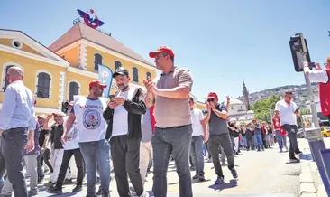 İzmir’de Belediye işçileri sokakta