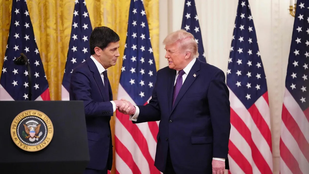 FED’in yeni başkanı göreve başladı: Trump törende askeri bütçe istedi! FED’in yeni başkanı göreve başladı: Trump törende askeri bütçe istedi!