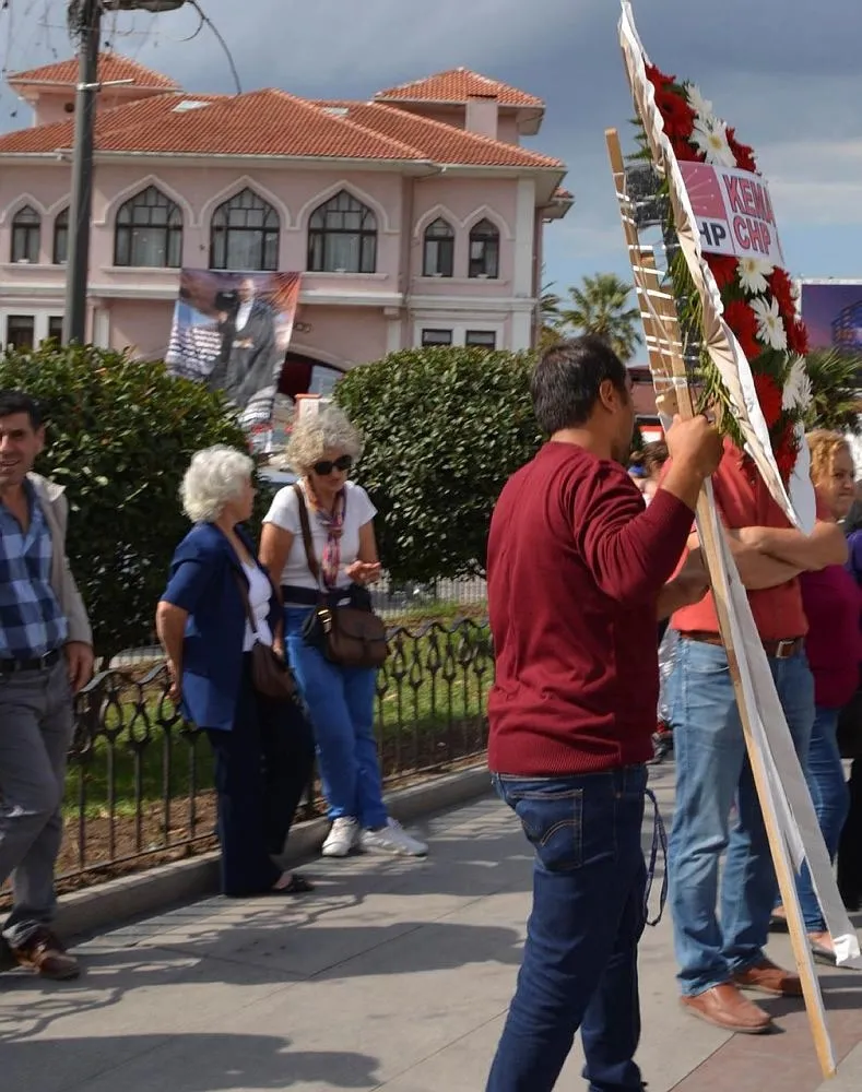 Kılıçdaroğlu'nun gönderdiği çelenk kaldırıldı-1